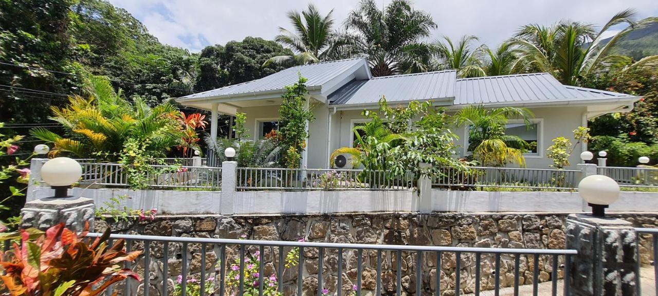 Le Chant De Merle Self -Catering Studios And Apartments Mahe Island Dış mekan fotoğraf